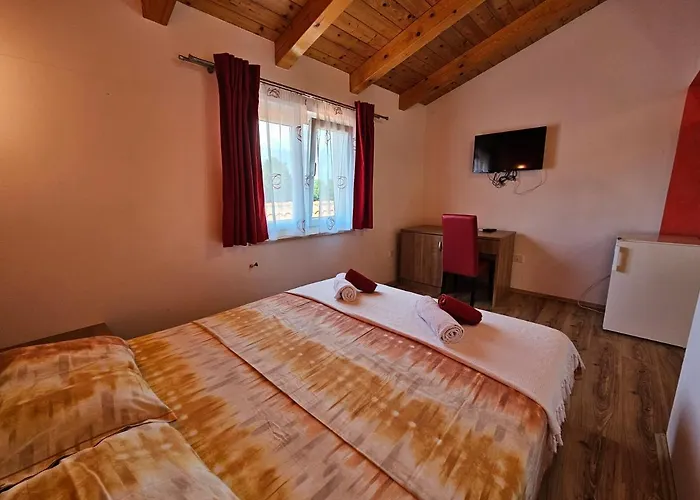 And Agroturist 로비니