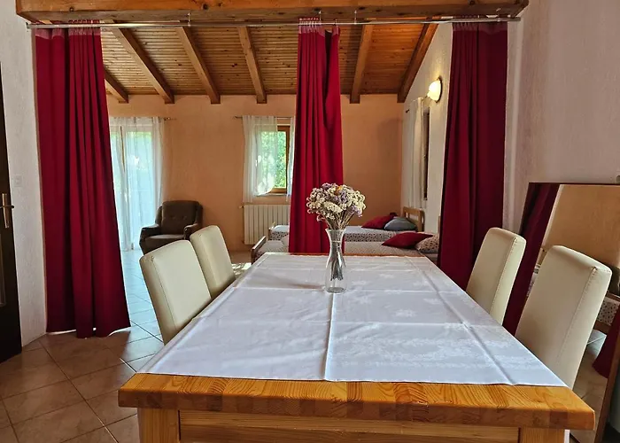 Apartamento And Agroturist *