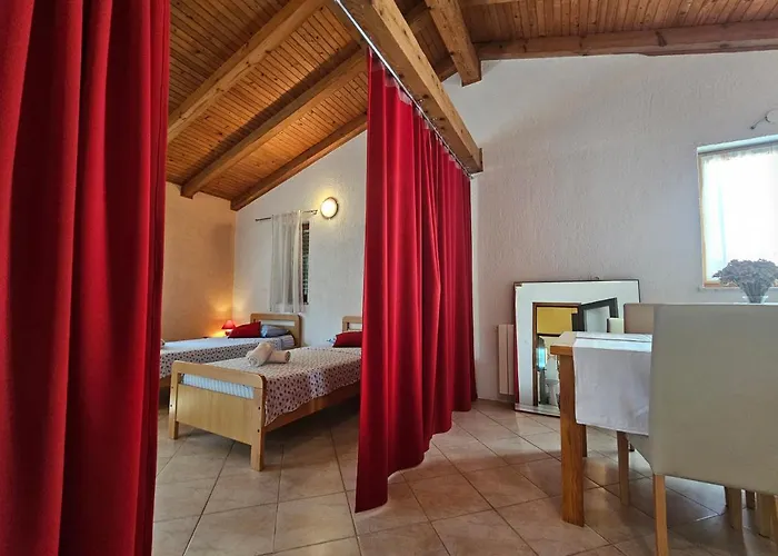 And Agroturist 로비니